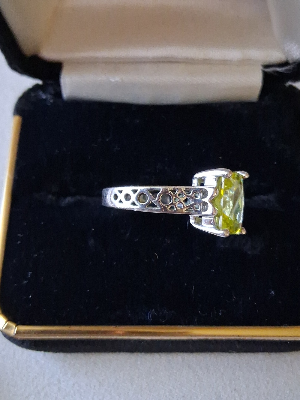 Appletini Cocktail Ring - Picture 2 of 4
